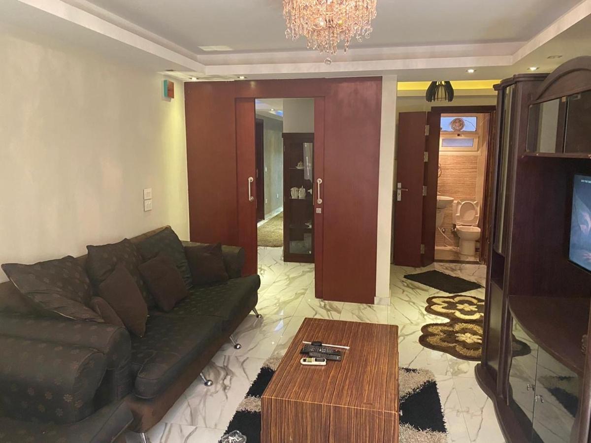 Apartment Flat In Mohandseen